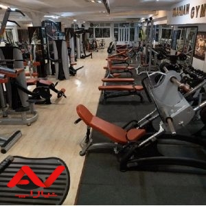 کار در باشگاه بدنسازی به عنوان شاگردنظافت