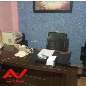 منشی خانم جهت جوابگوی تلفن