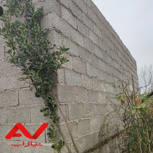 زمین با بنا نیمه کاره